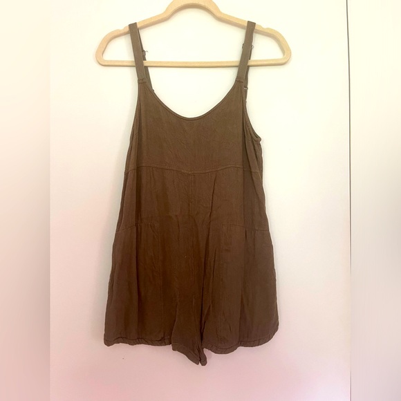 RVCA Other - RVCA SHORTS ROMPER SIZE SMALL